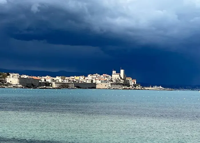 Living Cap D'antibes * אנטיב